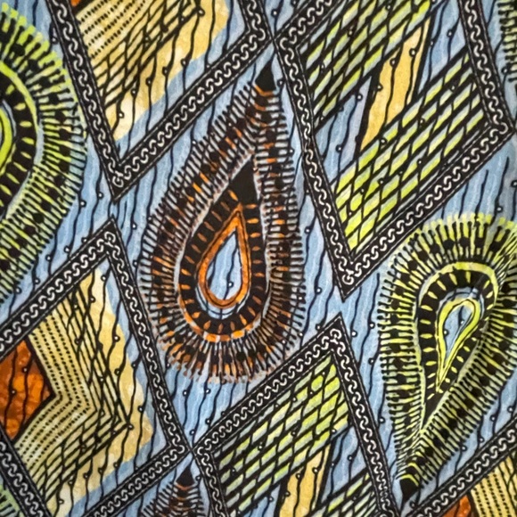 Beautiful flowy, ankle-length skirt. The print is gorgeous! - Picture 4 of 6